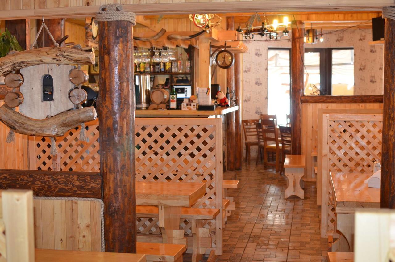 Taverna Ceahlau Дурау Екстериор снимка